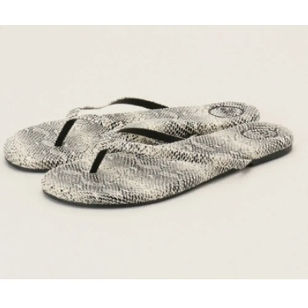 Solei Sea Women's Python Gray Thong Sandals Size 8